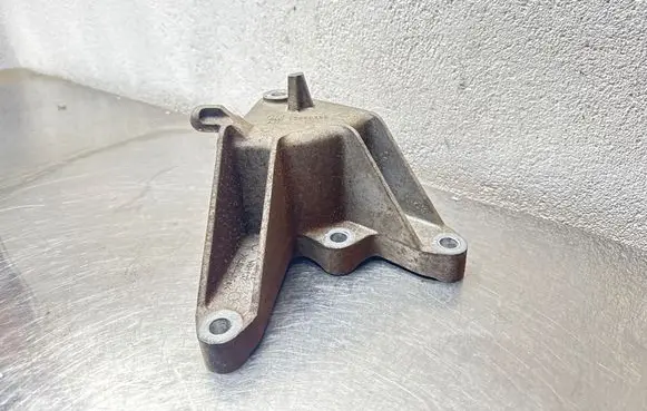 Opel Insignia A Engine mounting bracket 13228289