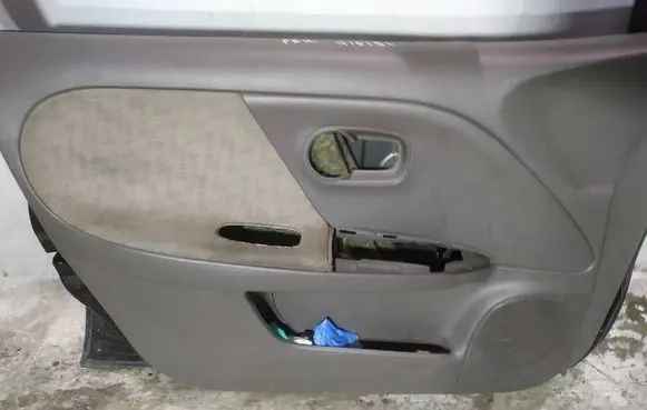 Nissan Note (E11) Front door card panel trim