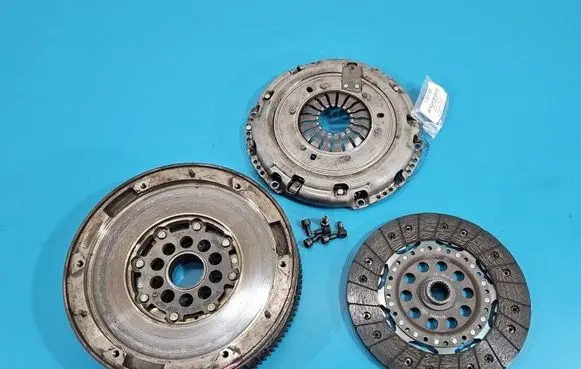 Volvo V70 Dual mass flywheel 31367900 IMPRK1591328