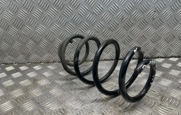 Volkswagen Touran II Front coil spring