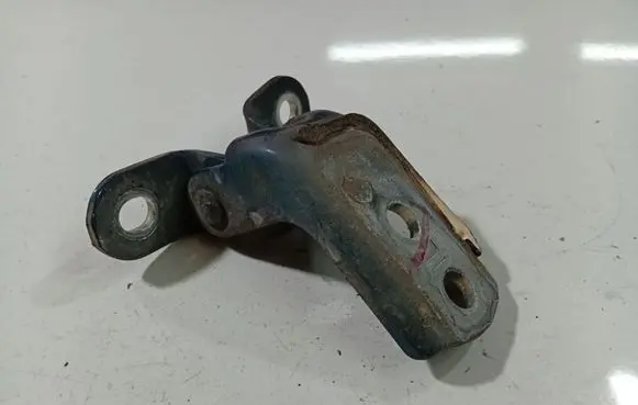 Toyota Corolla E120 E130 Front door upper hinge 