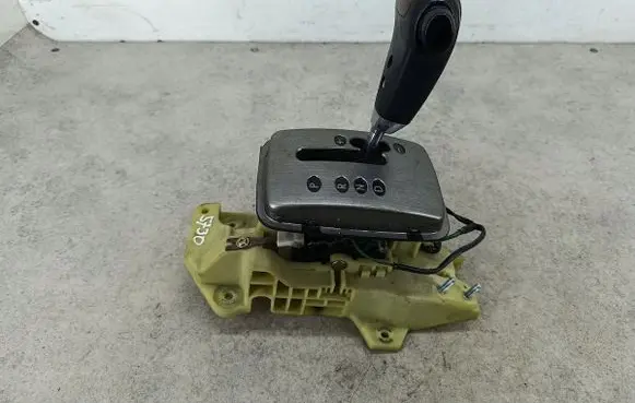 KIA Sorento Gear shifter/selector DWA3E22111