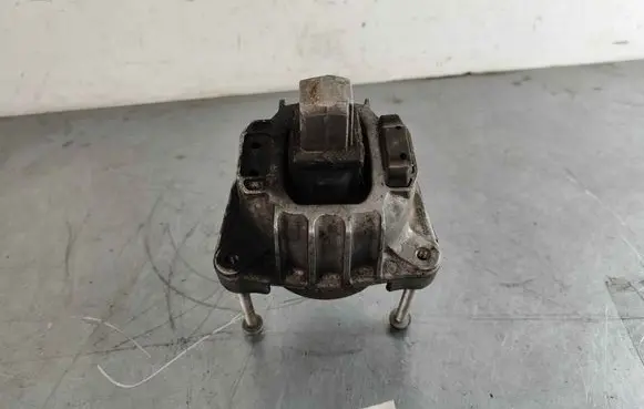 BMW 5 F10 F11 Engine mount bracket 22116777371 6777371