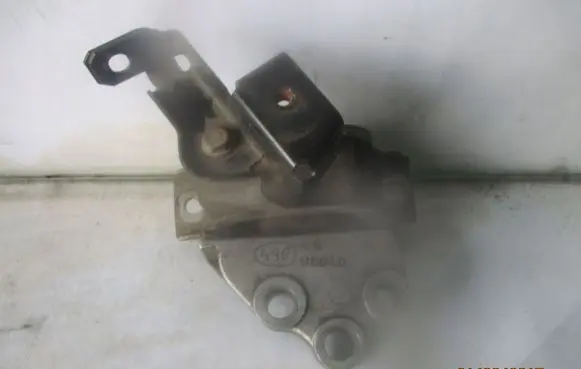 Fiat Doblo Engine mounting bracket