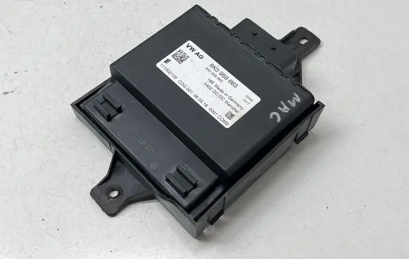 Porsche Macan (95B) Voltage converter/converter module 8K0959663 111002109