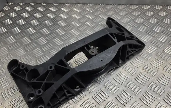 BMW 6 F12 F13 Gearbox mounting bracket 6788568