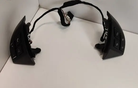 BMW 5 E60 E61 Steering wheel buttons/switches 6983284 08W24K3 607899800A
