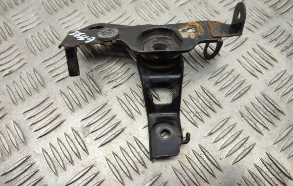 Toyota RAV 4 (XA40) Radiator mount bracket