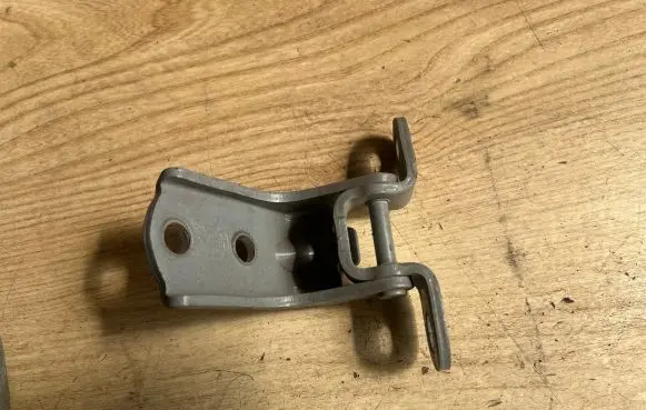 Hyundai Getz Front door upper hinge