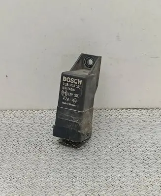 Renault Trafic III (X82) Glow plug pre-heat relay 8200798585 0281003050