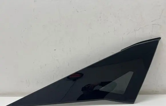 Peugeot 3008 III Rear side window 