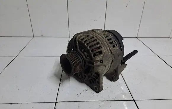 Volkswagen Golf IV Generator/alternator 028903028D 0124325003
