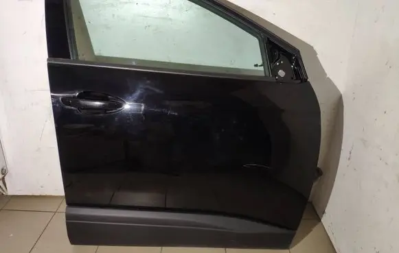Peugeot 5008 II Front door 