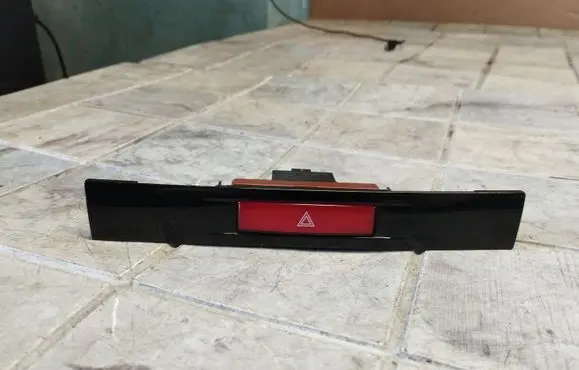 Honda FR-V Hazard light switch M27745