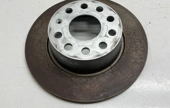 Volkswagen Jetta VII Rear brake disc 
