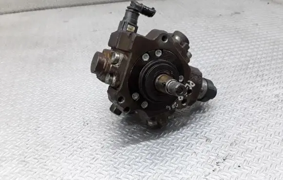 Ford Focus Fuel injection high pressure pump 0445010102