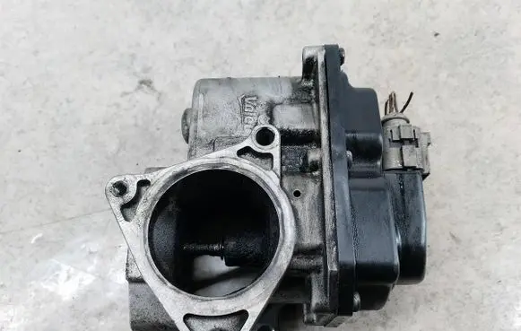 Audi A4 S4 B8 8K EGR valve 03L131501E