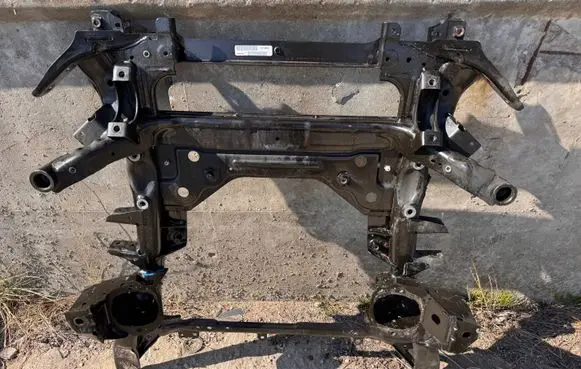 BMW X6M F86 Front subframe 6866690 6866688