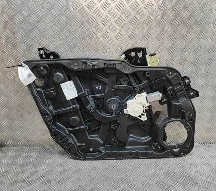 Mercedes-Benz CLA C118 X118 Front door electric window regulator A1187200000
