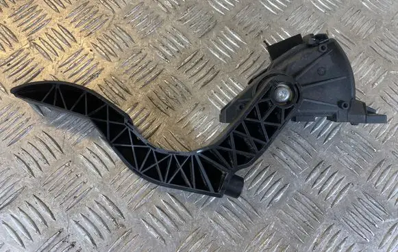 Audi A4 S4 B6 8E 8H Accelerator throttle pedal 8E1721523B 6PV00837601