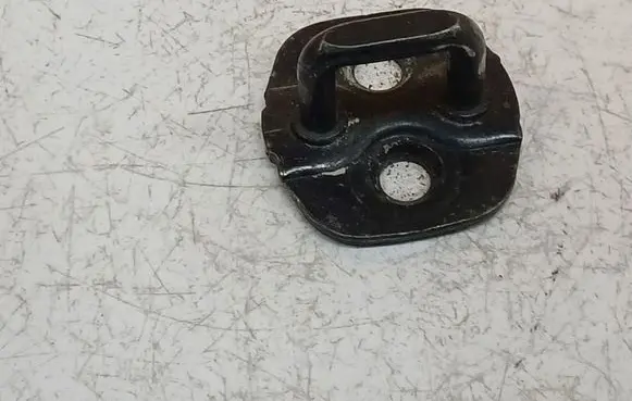 Nissan Note (E11) Front door lock loop/hook striker