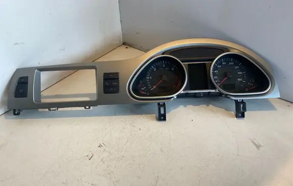 Audi Q7 4L Speedometer (instrument cluster)