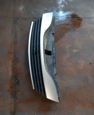 Renault Laguna II Front grill 42137