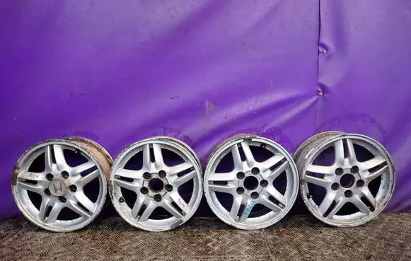 Honda CR-V R15 alloy rim 