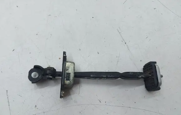 Peugeot 5008 Rear door check strap stopper