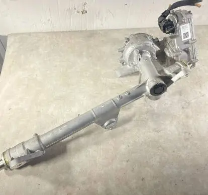 BMW 2 F46 Steering rack 6882053