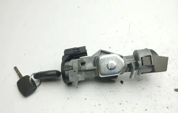 Ford Focus C-MAX Ignition lock 3M513F880AC