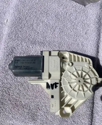 Audi A7 S7 4G Front door window regulator motor 8K0959801B