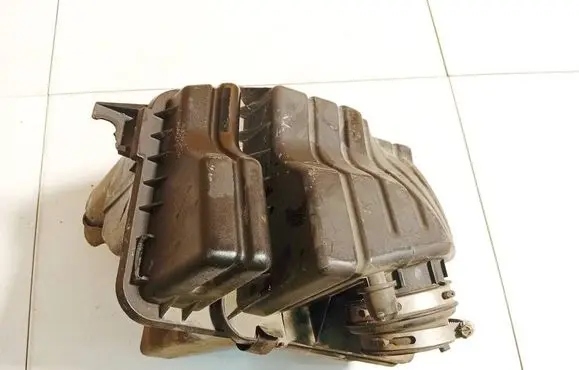 Chrysler Grand Voyager IV Air filter box 04861388AB
