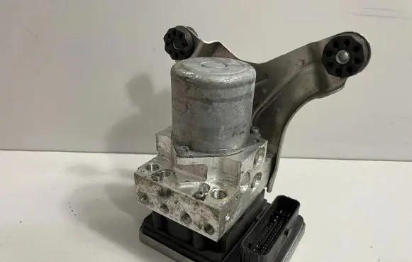 BMW 7 G11 G12 ABS Pump 6882929 6882931
