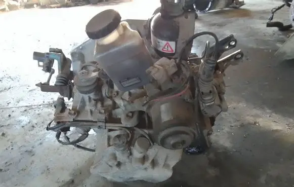 Toyota Yaris Manual 5 speed gearbox 00907451