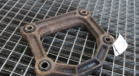 Jaguar XJ X40 Rear differential/diff mount bracket MNB2841AA