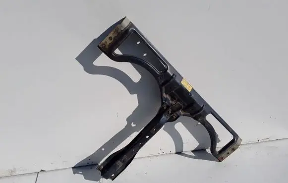 Top upper radiator support slam panel