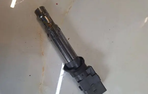Volkswagen Touareg II High voltage ignition coil 022905715A 78412002
