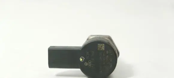 Audi A6 S6 C6 4F Fuel pressure regulator 057130764F