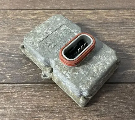 Mercedes-Benz E W211 Headlight ballast module Xenon 5DF00827950