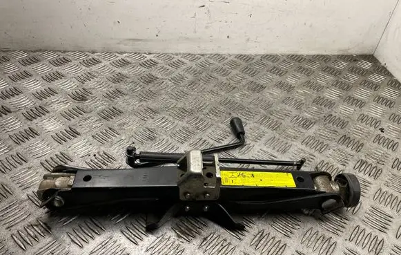 Audi A4 S4 B8 8K Lift Jack 8K0011031C