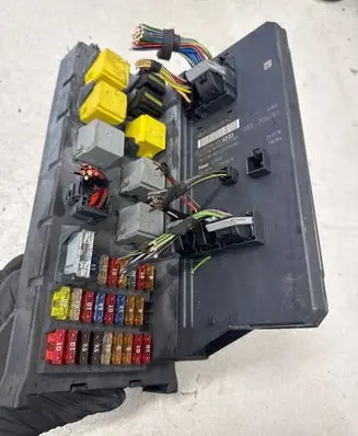 Mercedes-Benz Sprinter W906 Fuse module A9069006303 A9069017501 A9069024301
