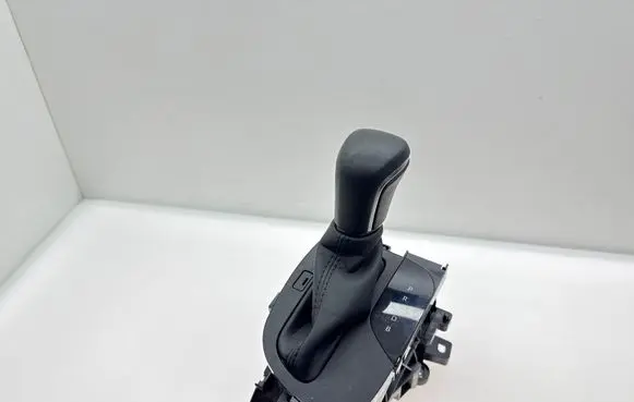 Toyota Yaris Cross Gear selector 75G591