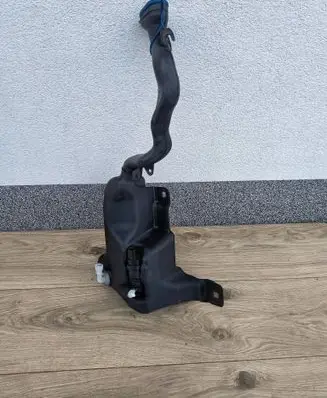Mercedes-Benz B W246 W242 Windshield washer fluid reservoir/tank A2468690020