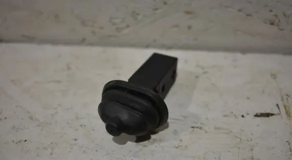 BMW X5 E70 Fuel tank opening switch 8228939
