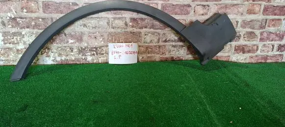 Ford Kuga I Front arch trim 8V41-S16D239-B