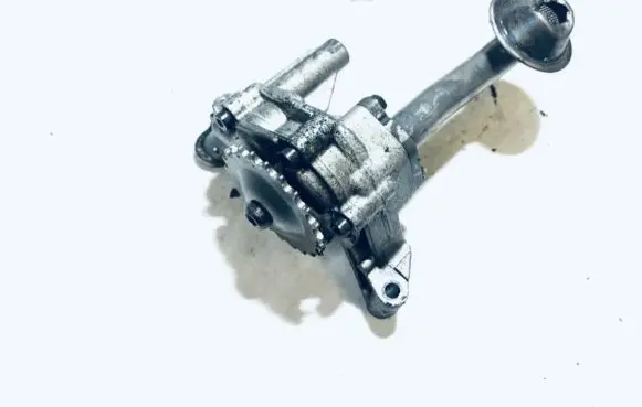 Volkswagen Touran I Oil pump 038115121A