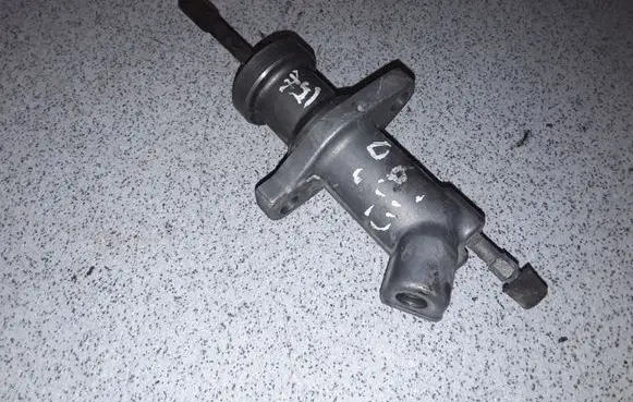 BMW 3 E46 Clutch master cylinder 21536785966