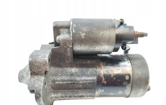 Renault Clio III Starter motor 8200584675