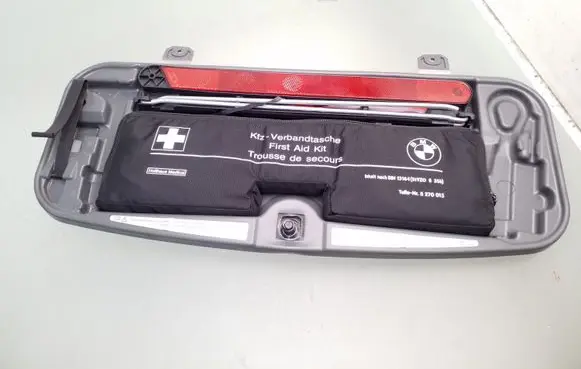 BMW 7 F01 F02 F03 F04 Tool box 6784442 71116784442 15361710
